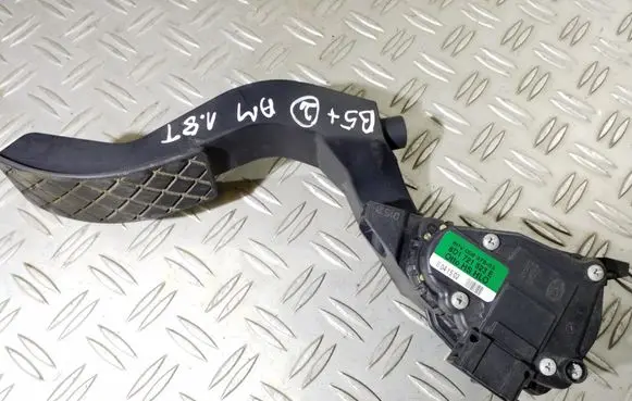 Volkswagen PASSAT B5.5 Accelerator throttle pedal 8D1721523E 6PV00837503