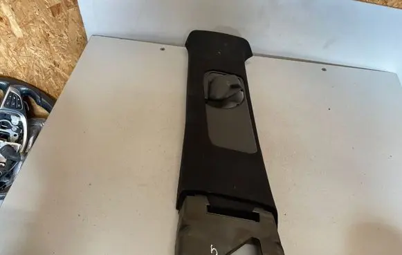 Toyota RAV 4 (XA40) (B) pillar trim (top) 7302433030