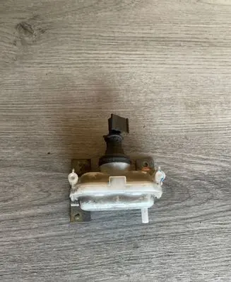 Volkswagen Corrado Central locking vacuum pump 357862153A