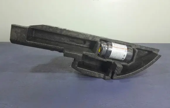 Audi Q7 4M Trunk/boot lower side trim panel 4M0012120G