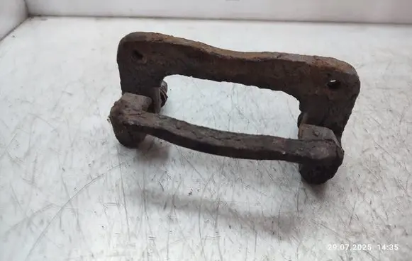 Hyundai Santa Fe Brake caliper pad carrier rear 