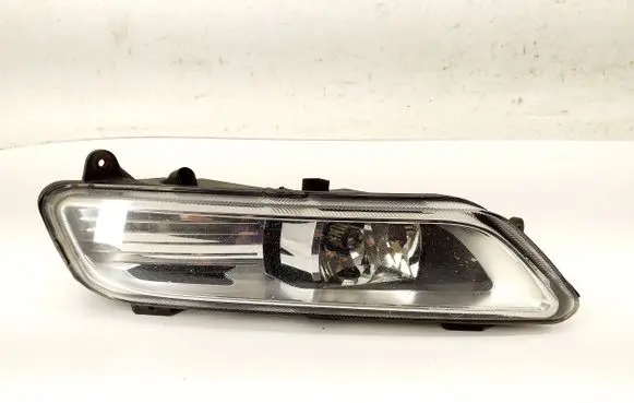 Volkswagen PASSAT B7 Front fog light