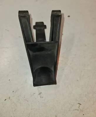 BMW 5 E34 Radiator mount bracket 1709332