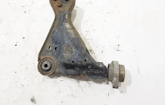 Mercedes-Benz Vito Viano W639 Front lower control arm/wishbone A6393301501