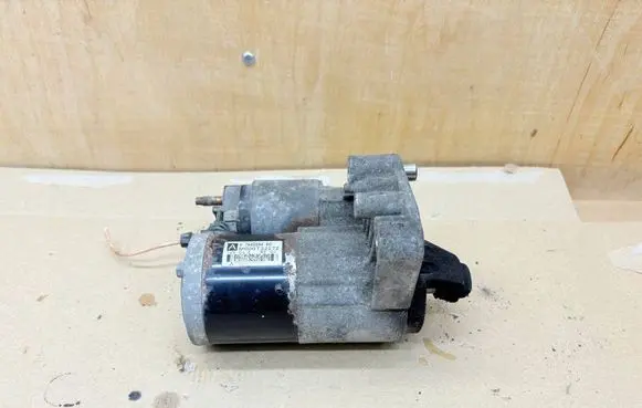 Peugeot RCZ Starter motor V764559480 M000T32272