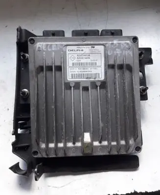 Renault Megane II Engine control unit/module 8200399038