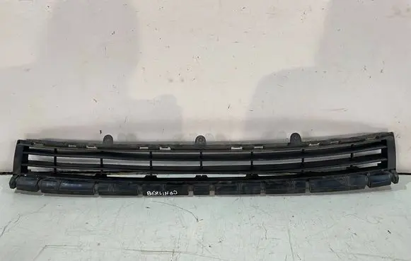 Citroen Berlingo Front bumper upper radiator grill 9682581877