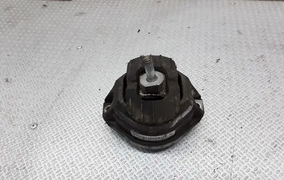 BMW 5 E60 E61 Engine mount bracket 15934612