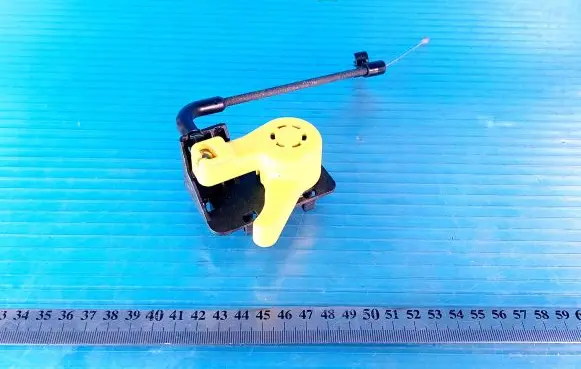 Ford Focus Engine bonnet (hood) release handle BM5116A770AC