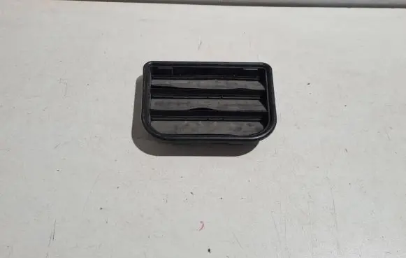 Volvo S90, V90 Quarter panel pressure vent 