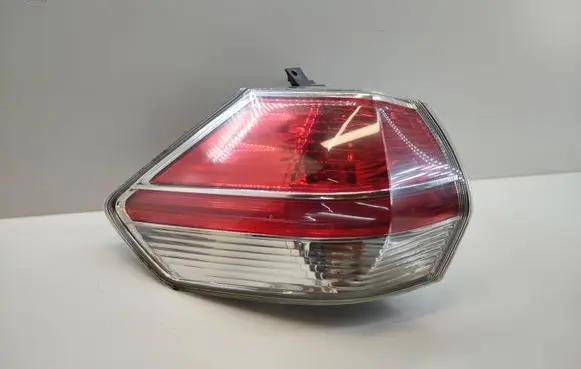 Nissan X-Trail T32 Rear/tail lights 22017939