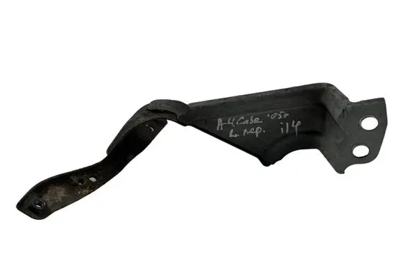 Audi A4 S4 B6 8E 8H Fender mounting bracket 8H0821135