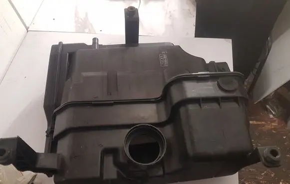 Lexus IS 200-300 Air filter box 0149000860
