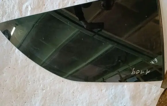 Toyota Yaris Rear side window E643R00048 AS2