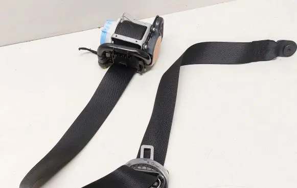 Mercedes-Benz CLA C117 X117 W117 Front seatbelt