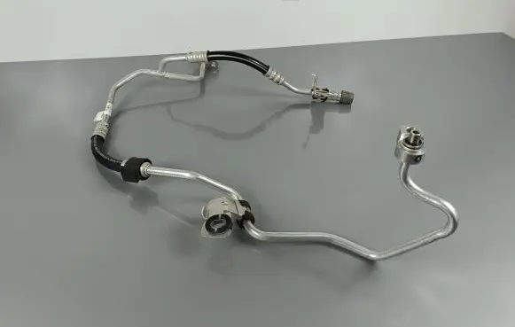 Jeep Grand Cherokee WL Air conditioning (A/C) pipe/hose 68381216AC