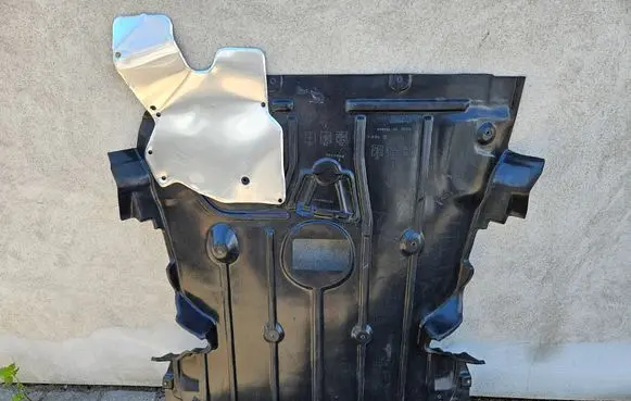 BMW 3 E90 E91 Engine splash shield/under tray 7156560 51757156560