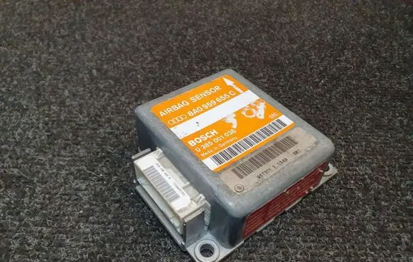 Audi A4 S4 B5 8D Airbag control unit/module 8A0959655C 0285001038
