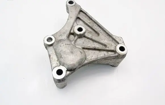 Peugeot 406 Engine mounting bracket 30026280