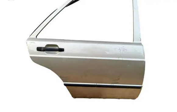 Mercedes-Benz 190 W201 Front door