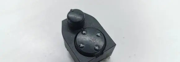 Wing mirror switch