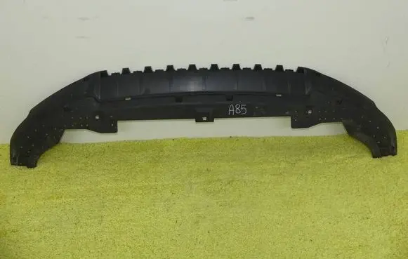 Front bumper skid plate/under tray