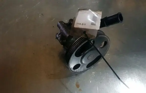 Mazda 626 Power steering pump