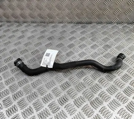 Engine coolant pipe/hose
