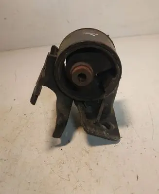 Toyota Avensis T220 Engine mount bracket