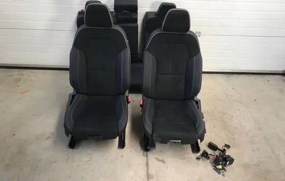Seat set