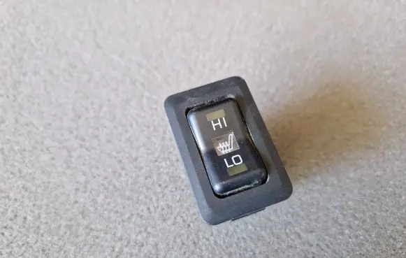 Mitsubishi L200 Seat heating switch