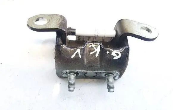 Nissan Qashqai Rear door lower hinge 