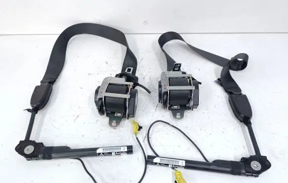 Opel Zafira C Front seatbelt 13394801 13394802