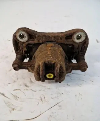 Hyundai i20 (PB PBT) Front brake caliper