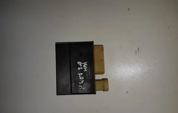 Peugeot 407 Glow plug pre-heat relay 67635A