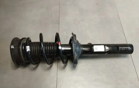 Audi Q3 F3 Front shock absorber/damper 5QF413031BG