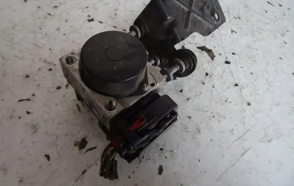 Skoda Fabia Mk2 (5J) ABS Pump 6R0614117