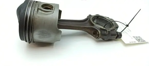 Mercedes-Benz S W116 Piston with connecting rod 11004