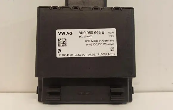 Audi A4 S4 B8 8K Voltage converter/converter module 8K0959663B