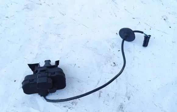 Volkswagen Scirocco Fuel tank cap lock 5N0810773D