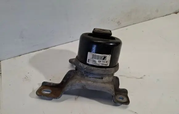 Volvo V60 Engine mount bracket 8G9N6F012