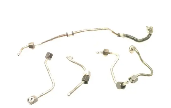Mazda 3 III Fuel injector supply line/pipe 