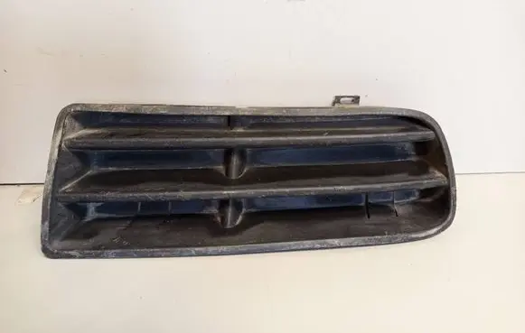 Volkswagen Golf IV Front bumper lower grill 1J0853666D