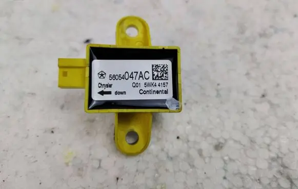 Chrysler Town & Country V Airbag deployment crash/impact sensor 56054047AC