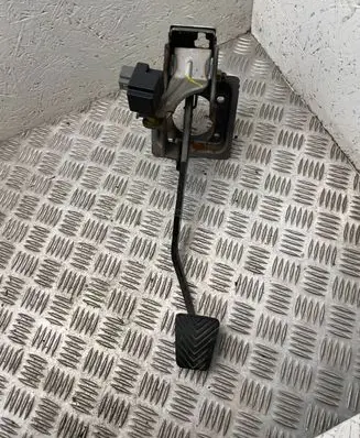 Hyundai Tucson JM Brake pedal 