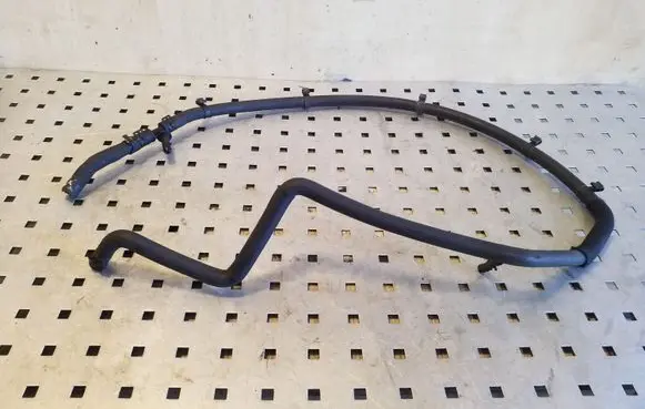 Volkswagen Touareg I Engine coolant pipe/hose 7L6122447BD