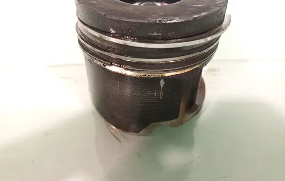 Opel Zafira B Piston 93178375 93185780