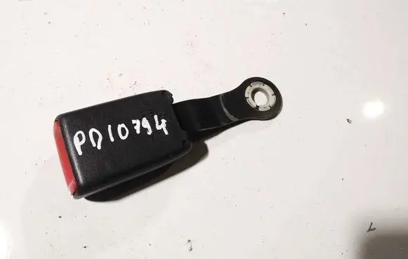 Toyota Corolla Verso AR10 Front seatbelt buckle e034601