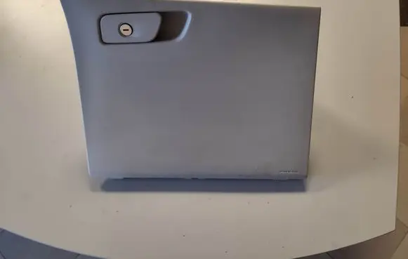 Chrysler Pacifica Glove box lid/cover 5RL34TRMAE 618681 5101625