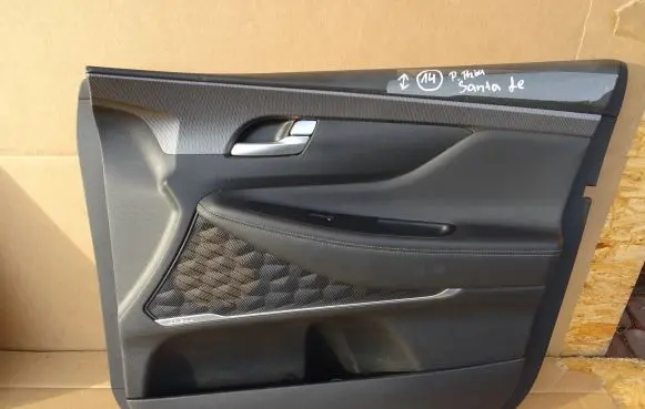 Hyundai Santa Fe Front door card panel trim